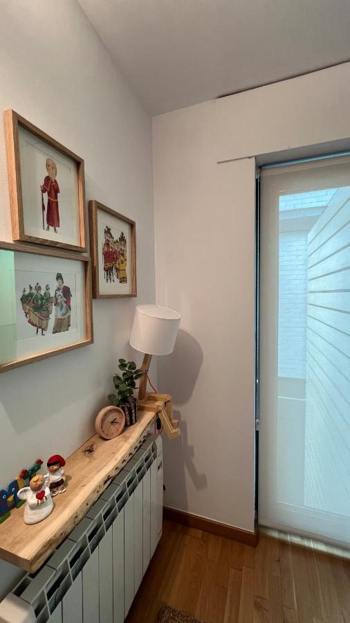 Atico De Diseno Con Terraza En El Centro De Olotアパートメント エクステリア 写真